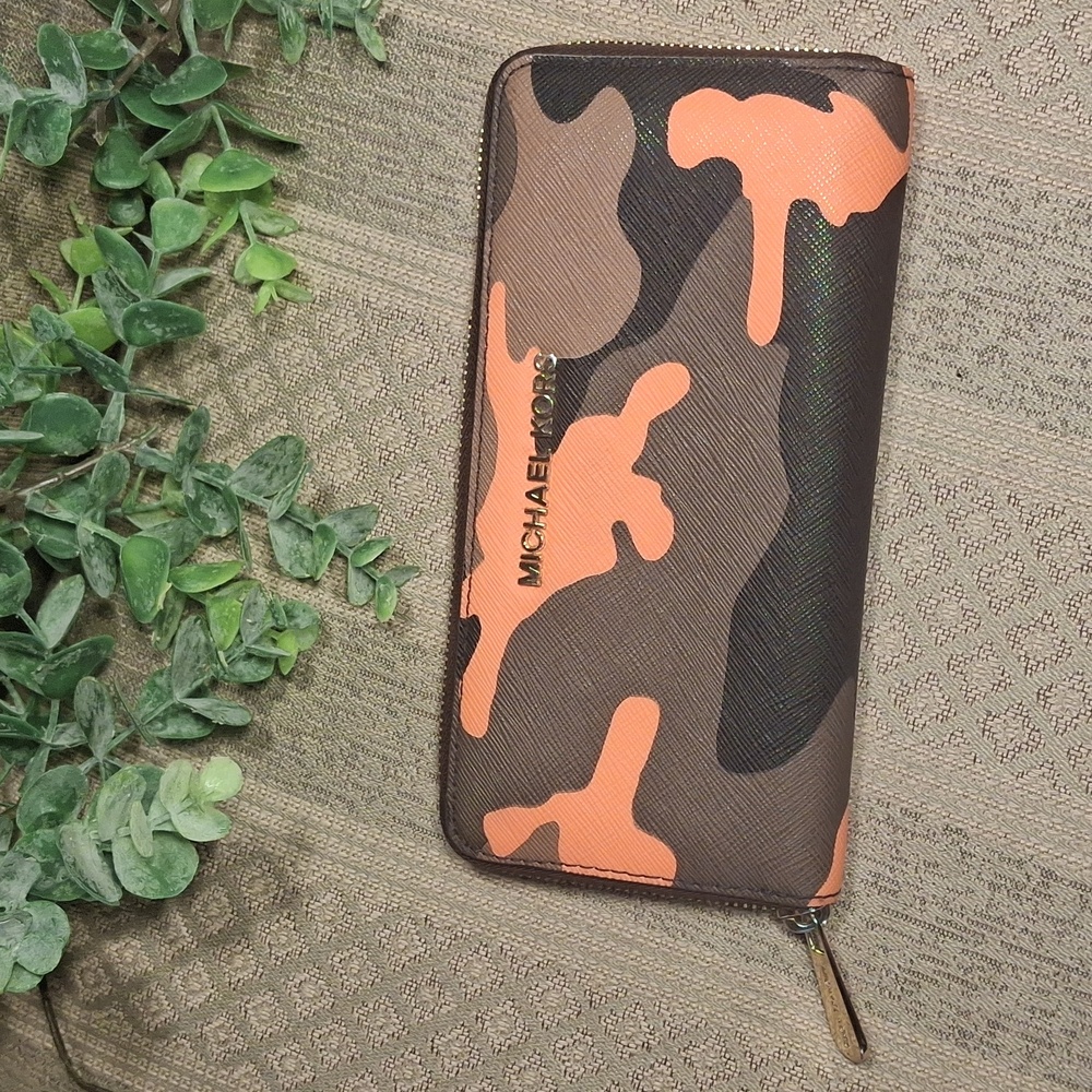 Michael Kors Large Camo Wallet In Orange Combo